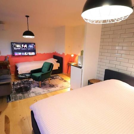 Room Emma,between bus&train station,Netflix,speed Wi-Fi Zagreb Buitenkant foto