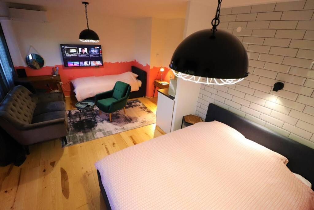 Room Emma,between bus&train station,Netflix,speed Wi-Fi Zagreb Buitenkant foto